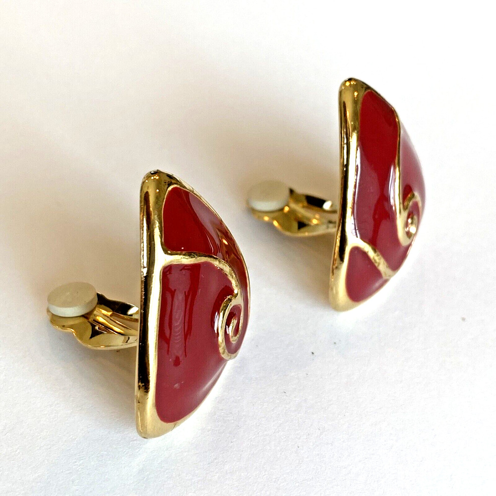 Vintage 1980’s Clip On Earrings Goldtone & Deep Red Enamel Geometric Mod Swirl - Picture 2 of 6
